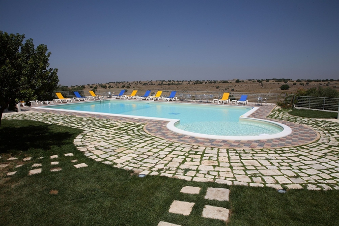 Imagen de la piscina del Hotel Casato Licitra. Foto 7