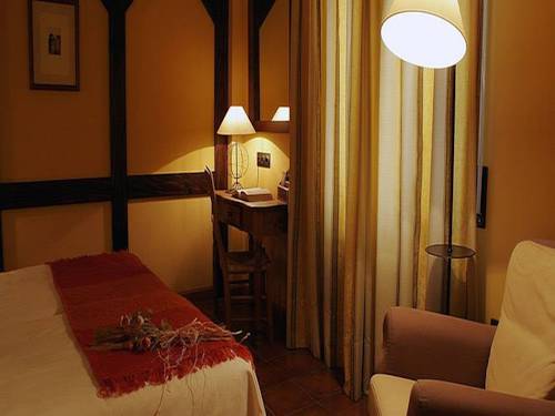 Imagen de la habitación del Hotel Casbas. Foto 5