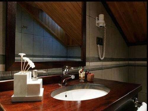 Imagen de la habitación del Hotel Casbas. Foto 6