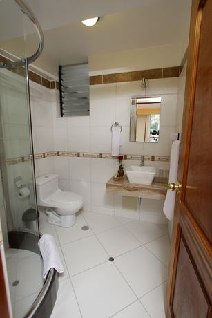 Imagen de la habitación del Hotel Cascada del Inka. Foto 17