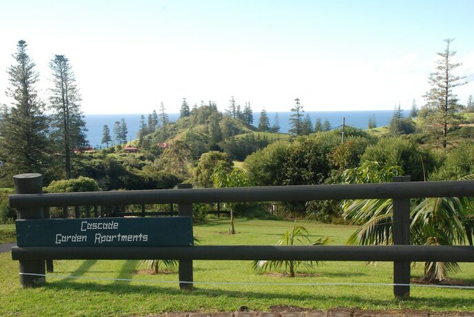 Imagen general del Hotel Cascade Garden Apartments. Foto 7