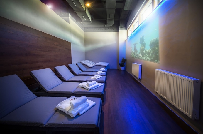 Imagen de la piscina del Hotel Cascade, MOST. Foto 19