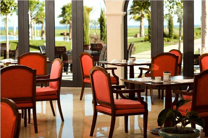 Imagen del bar/restaurante del Hotel Cascade Wellness Resort. Foto 6