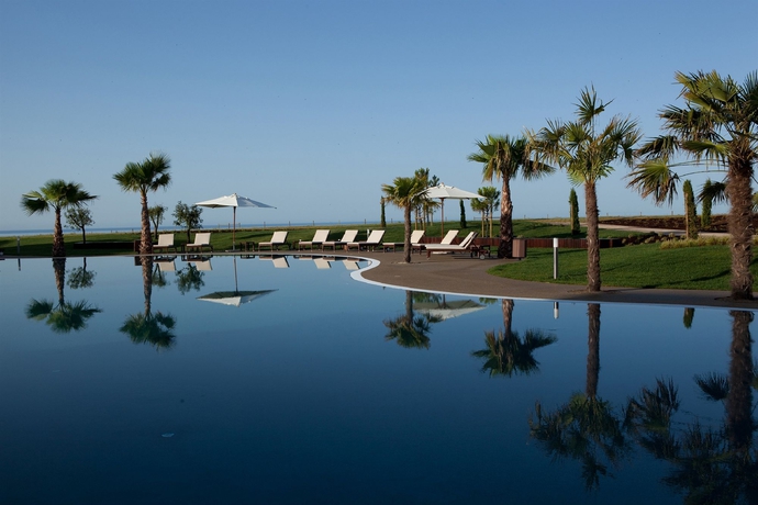 Imagen de la piscina del Hotel Cascade Wellness Resort Lagos Algarve by Domes. Foto 15