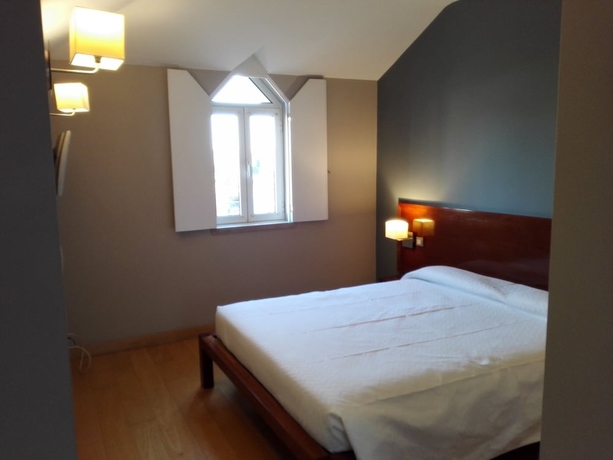 Imagen de la habitación del Hotel Cascais. Foto 14