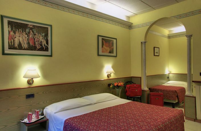 Imagen de la habitación del Hotel Casci. Foto 18