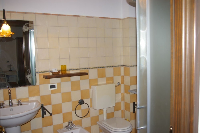 Imagen de la habitación del Hotel Cascina Caldera. Foto 11