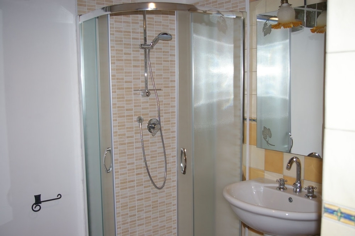 Imagen de la habitación del Hotel Cascina Caldera. Foto 12