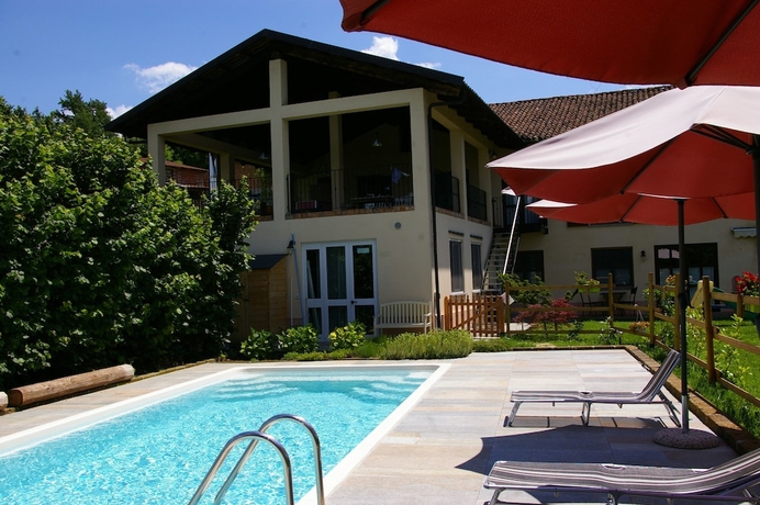 Imagen de la piscina del Hotel Cascina Caldera. Foto 16
