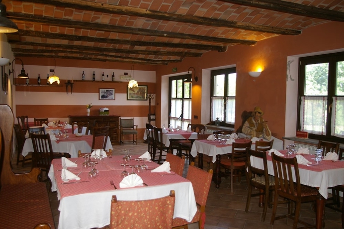Imagen del bar/restaurante del Hotel Cascina Caldera. Foto 3