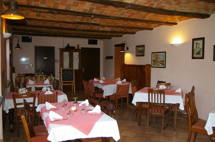 Imagen del bar/restaurante del Hotel Cascina Caldera. Foto 4