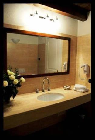 Imagen de la habitación del Hotel Cascina Marisa. Foto 7