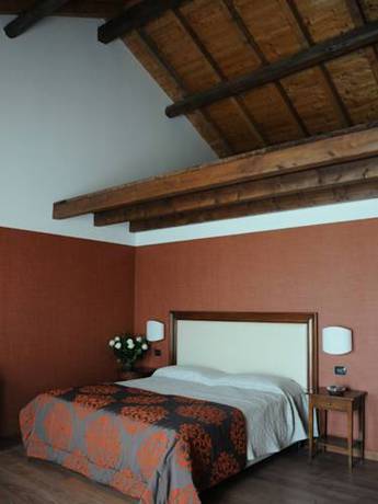 Imagen de la habitación del Hotel Cascina Marisa. Foto 8