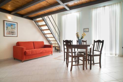 Imagen de la habitación del Hotel Case Cos&igrave; Chiaia. Foto 14