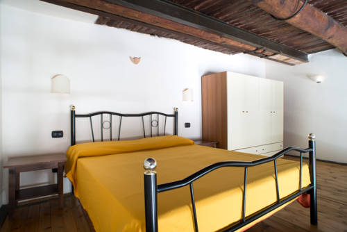 Imagen de la habitación del Hotel Case Cos&igrave; Chiaia. Foto 16