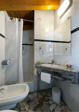 Imagen de la habitación del Hotel Caselle. Foto 2