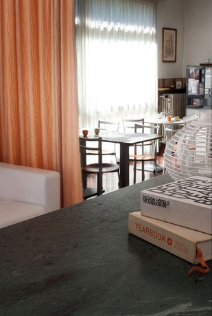 Imagen de los interiores del Hotel Caselle. Foto 8