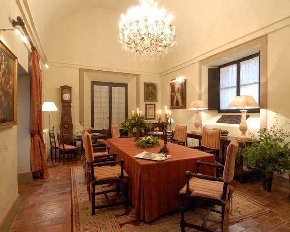 Imagen de los interiores del Hotel Caserío De Lobones. Foto 15