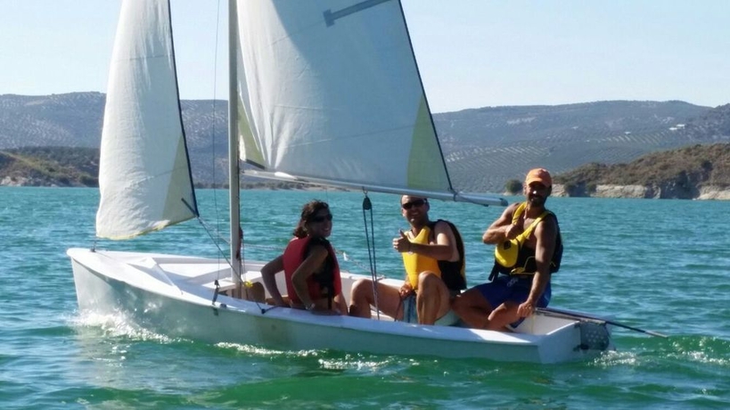 Imagen de los exteriores del Hotel Caserio De Iznajar. Foto 9