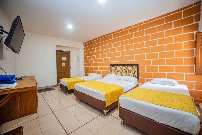 Imagen de la habitación del Hotel Caseron del Parque. Foto 2
