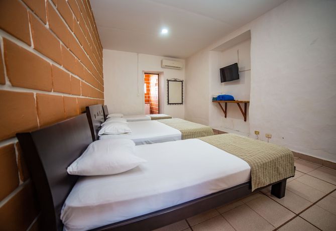 Imagen de la habitación del Hotel Caseron del Parque. Foto 6