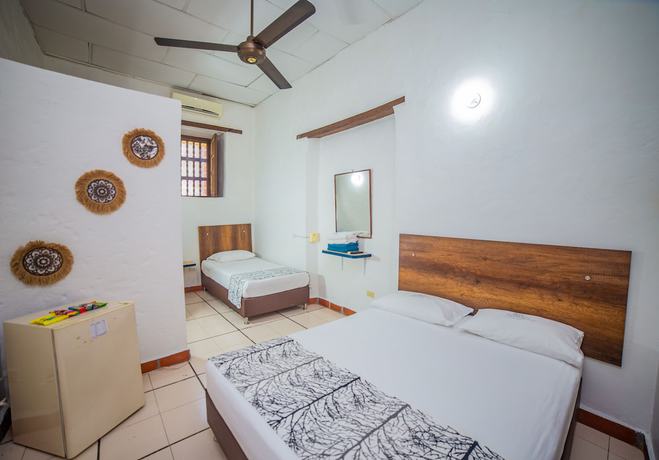 Imagen de la habitación del Hotel Caseron del Parque. Foto 9