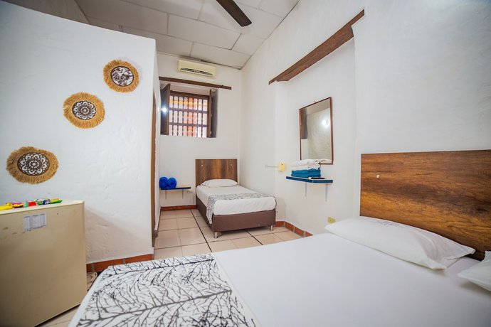 Imagen de la habitación del Hotel Caseron del Parque. Foto 12