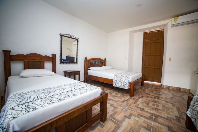 Imagen de la habitación del Hotel Caseron del Parque. Foto 14