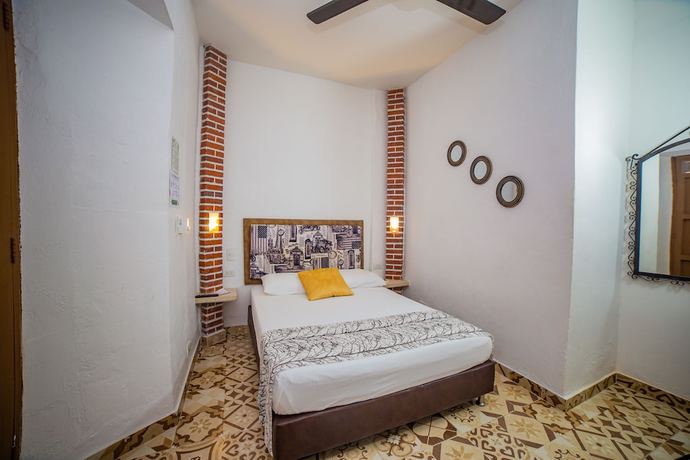 Imagen de la habitación del Hotel Caseron del Parque. Foto 15