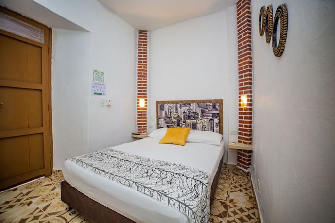 Imagen de la habitación del Hotel Caseron del Parque. Foto 17