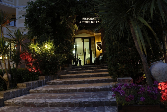 Imagen de los exteriores del Hotel Caserta Antica. Foto 12