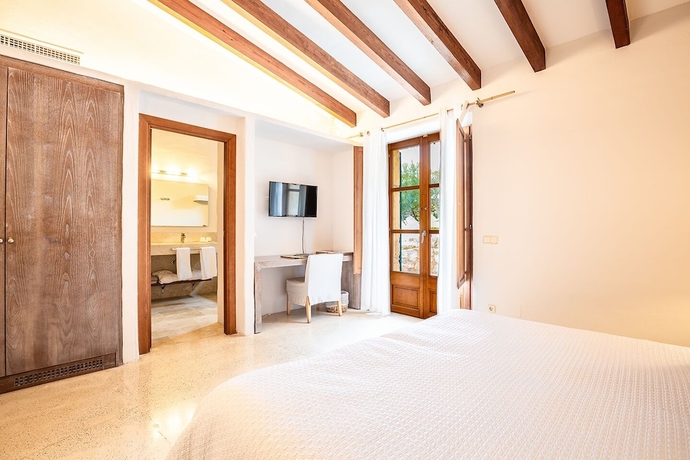 Imagen de la habitación del Hotel Cases De Son Barbassa. Foto 17