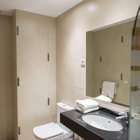 Imagen de la habitación del Hotel Cases. Foto 1