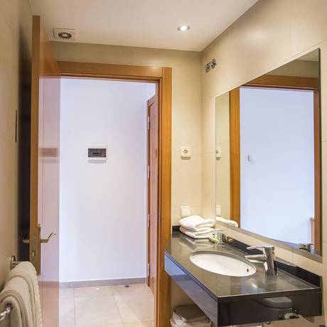 Imagen de la habitación del Hotel Cases. Foto 12