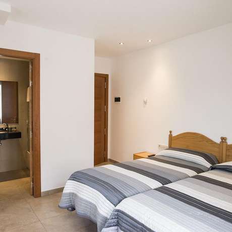 Imagen de la habitación del Hotel Cases. Foto 13
