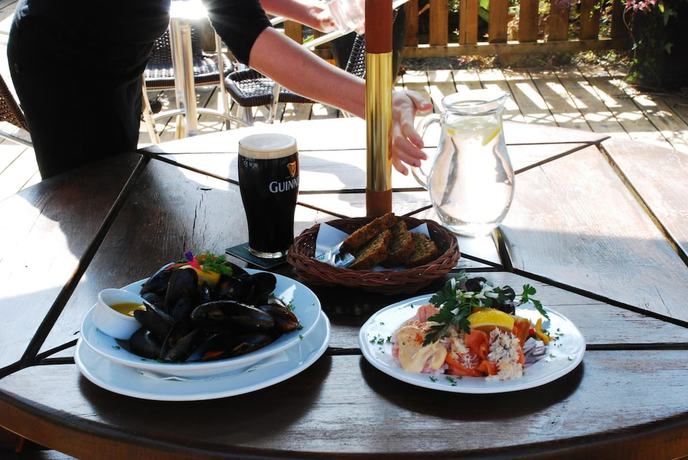 Imagen del bar/restaurante del Hotel Casey\'s Glengarriff. Foto 2