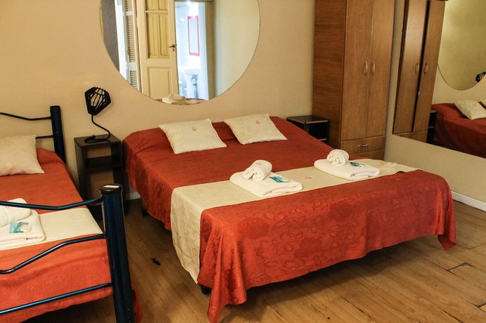 Imagen de la habitación del Hotel Casi Guemes. Foto 14