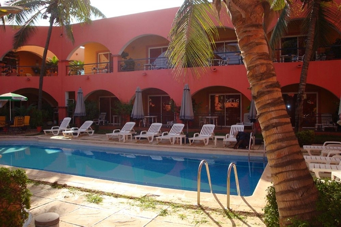 Imagen de la piscina del Hotel Casino Du Cap-vert. Foto 14