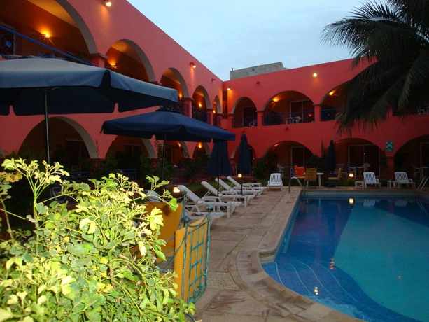 Imagen de la piscina del Hotel Casino Du Cap-vert. Foto 15