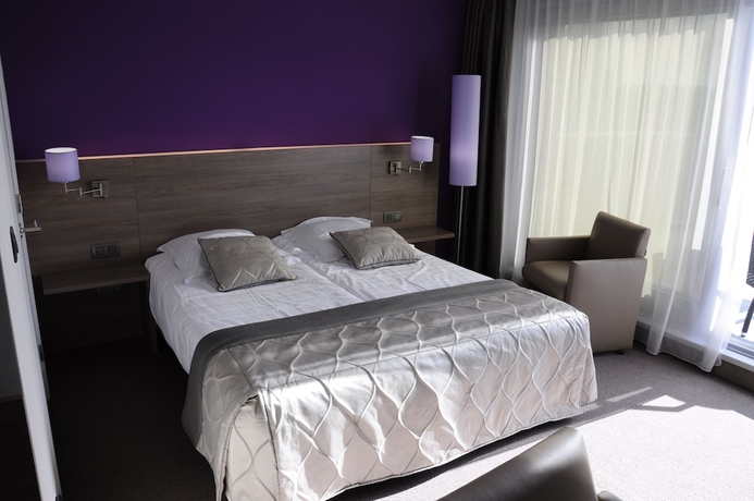 Imagen de la habitación del Hotel Casino. Foto 9