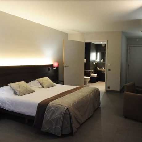 Imagen de la habitación del Hotel Casino. Foto 17