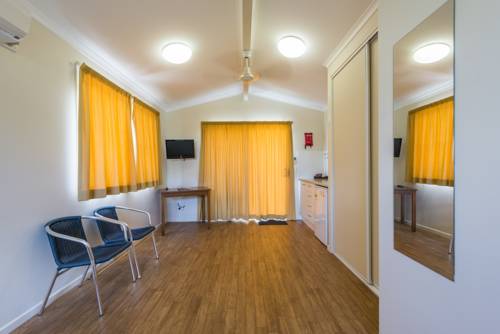 Imagen de la habitación del Hotel Casino Holiday Park. Foto 2