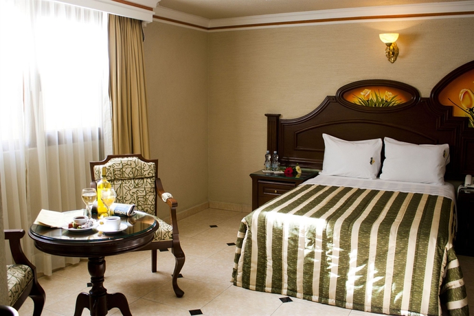 Imagen de la habitación del Hotel Casino Plaza. Foto 6