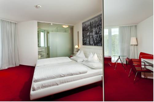 Imagen de la habitación del Hotel Casinohotel Velden. Foto 10
