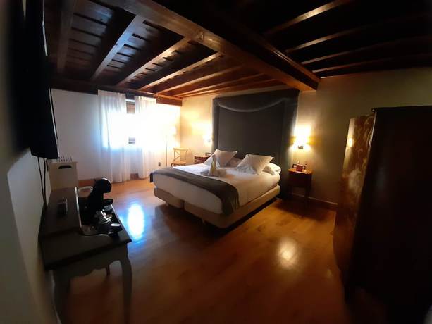 Imagen de la habitación del Hotel Casona De La Pinta. Foto 4