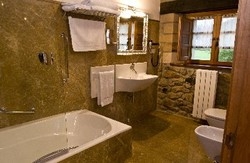 Imagen de la habitación del Hotel Casona De Llerana. Foto 4