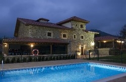 Imagen de la piscina del Hotel Casona De Llerana. Foto 7