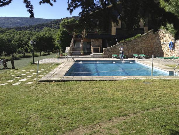 Imagen de la piscina del Hotel Casona De Navalmedio. Foto 15