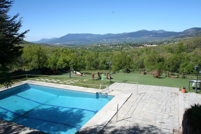 Imagen de la piscina del Hotel Casona De Navalmedio. Foto 17