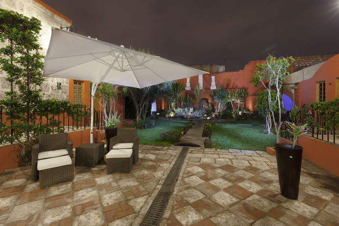 Imagen de los exteriores del Hotel Casona Solar. Foto 14
